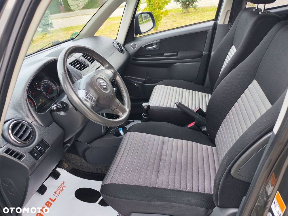 Suzuki SX4 - 10