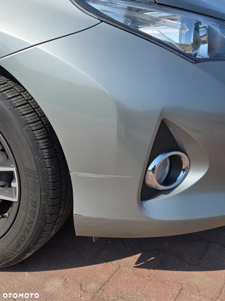 Toyota Auris 1.6 Premium Comfort MS - 4
