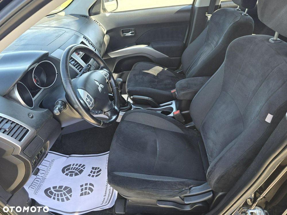 Mitsubishi Outlander - 15