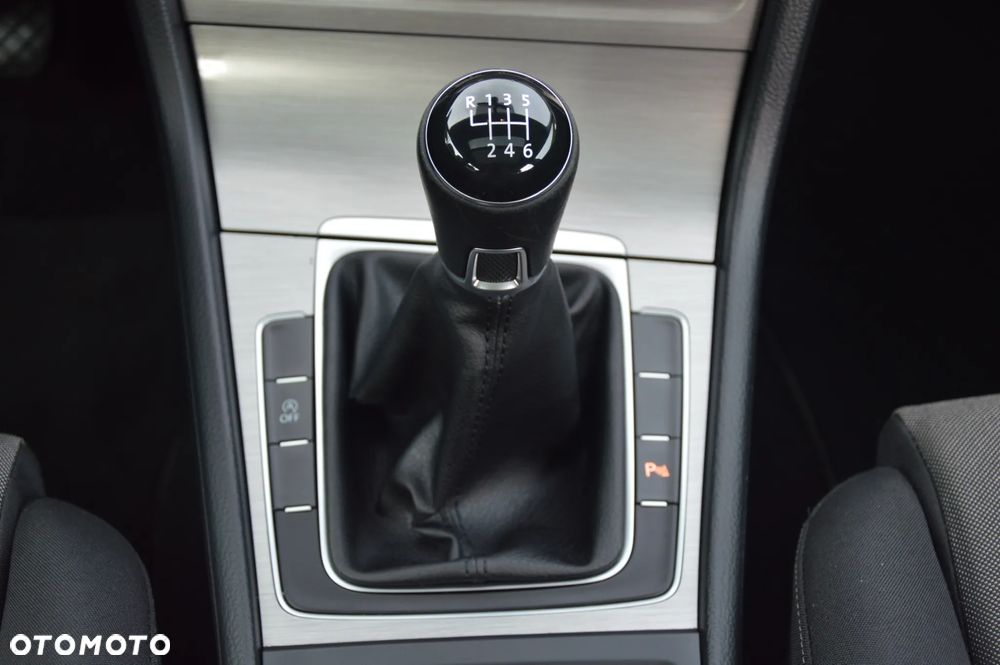 Volkswagen Golf - 23