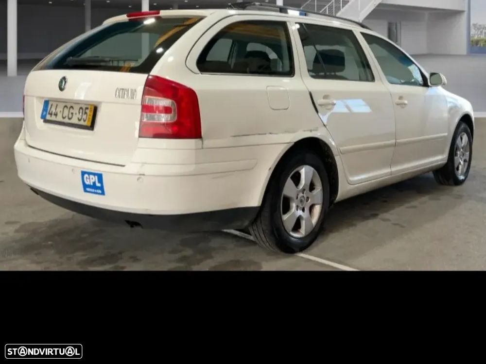 Skoda Octavia Break ver-1-4-ambiente - 3