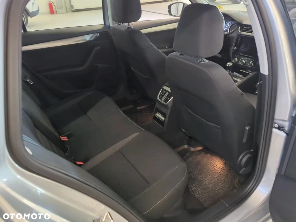 Skoda Octavia 2.0 TDI Ambition - 23