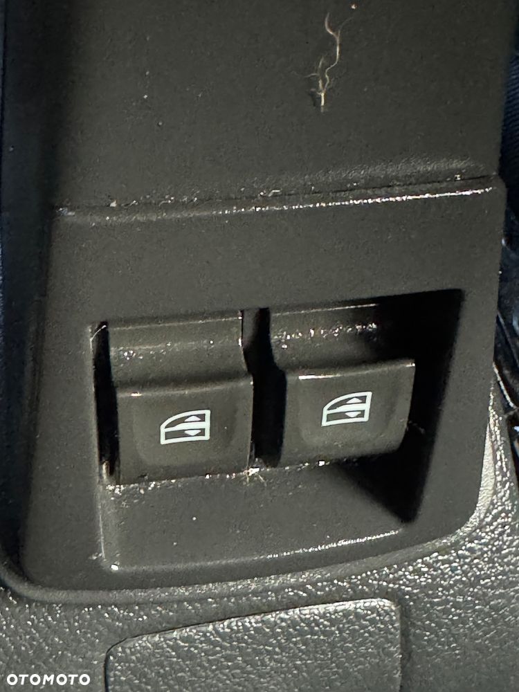 Dacia Logan TCe 90 S&S Easy-R Comfort - 31
