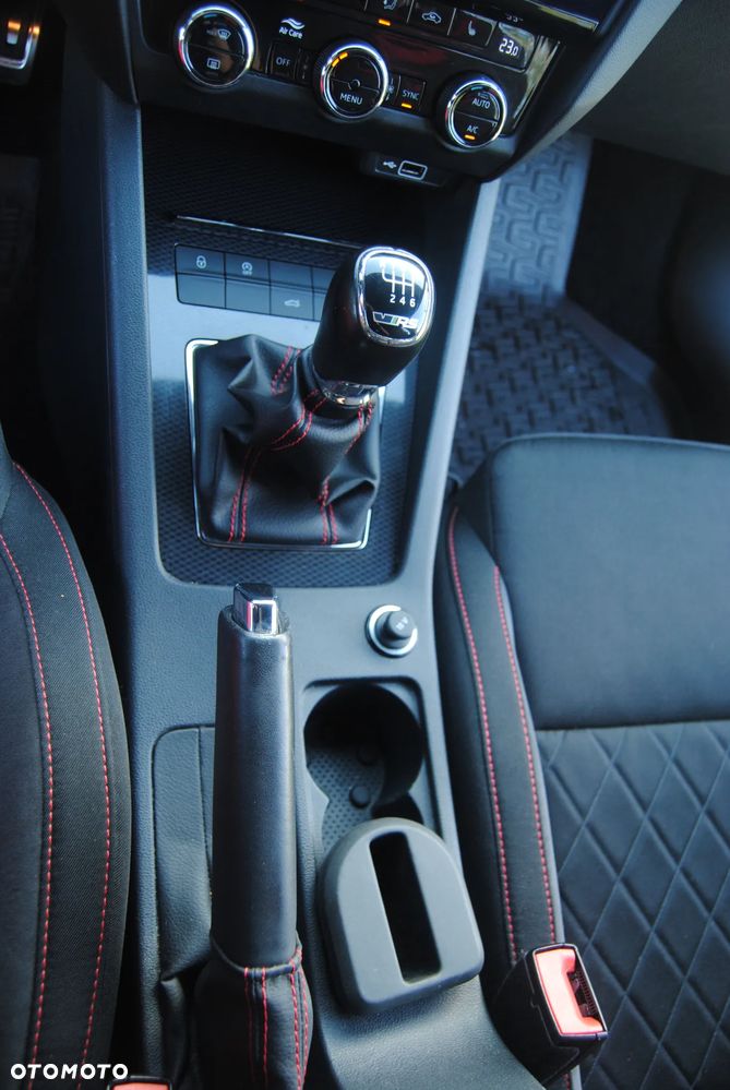 Skoda Octavia 2.0 TSI RS - 18