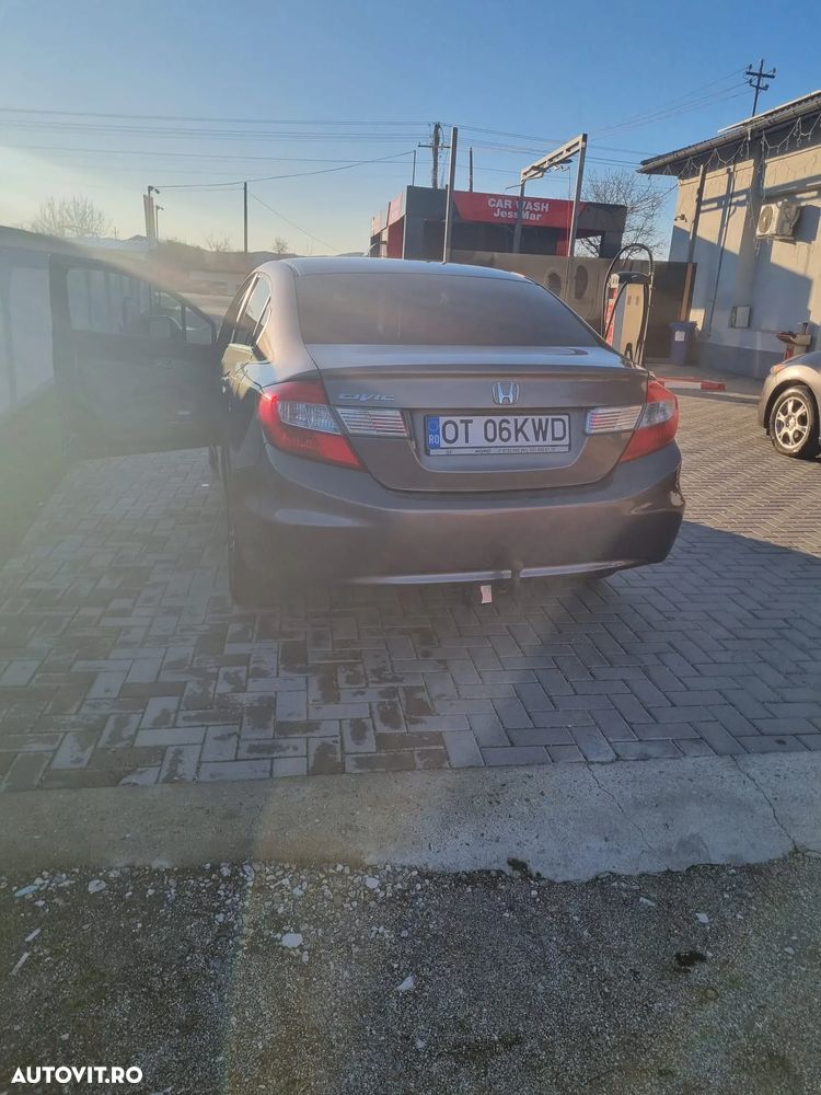 Honda Civic 1.8 MT LS - 10