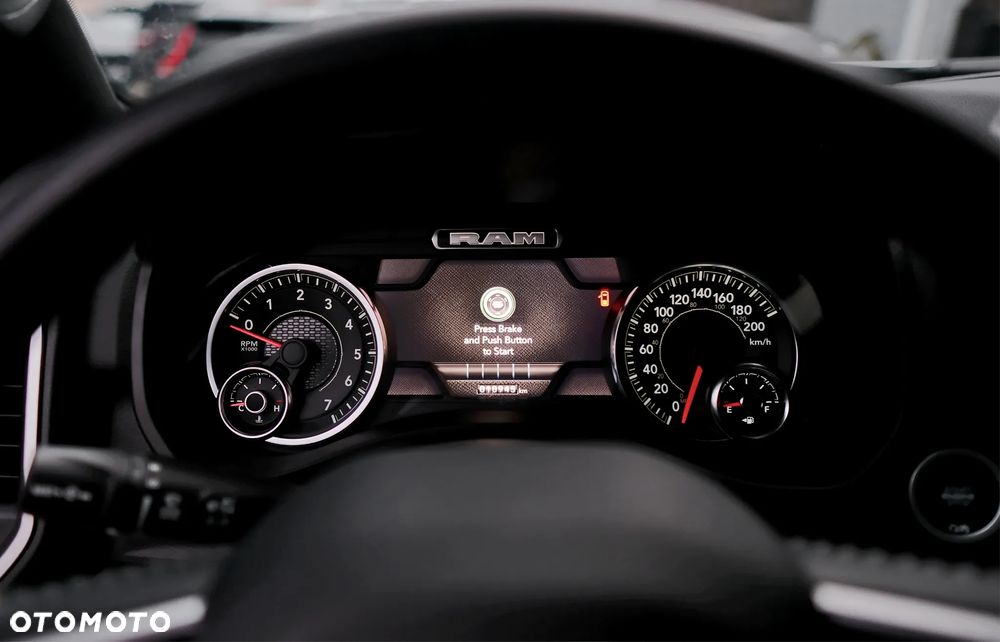 RAM 1500 Crew Cab Shortbed Bighorn - 31