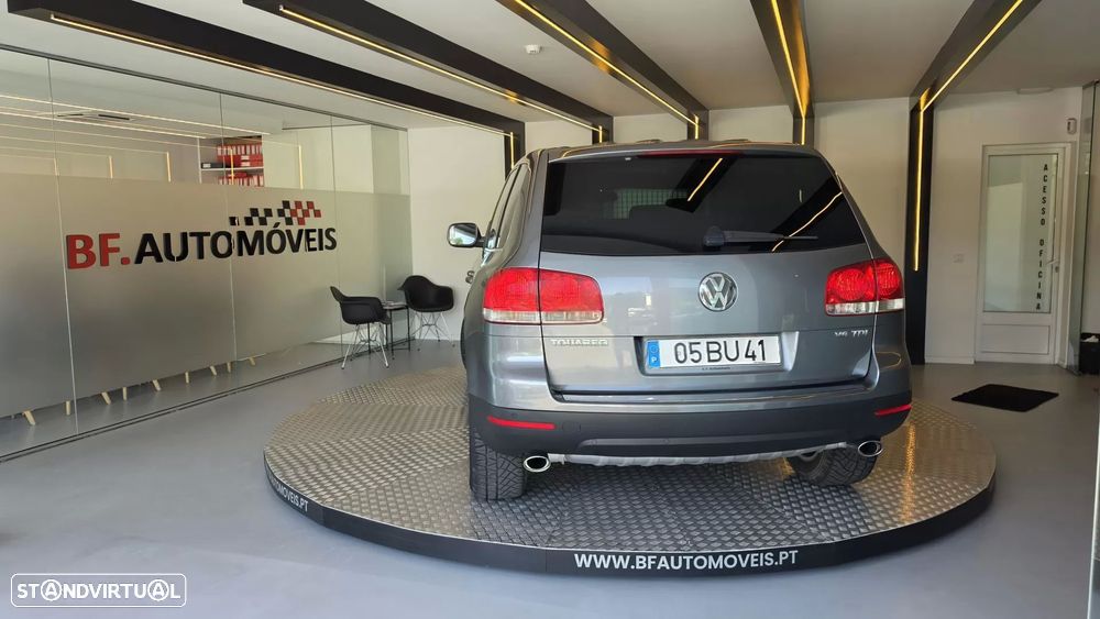 Volkswagen Touareg 3.0 TDI V6 Tiptronic — fotografia 16