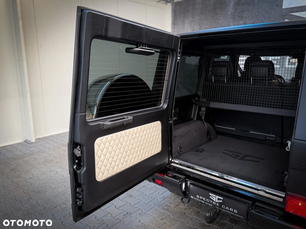 Mercedes-Benz Klasa G AMG 63 AMG SPEEDSHIFT 7G-TRONIC - 34