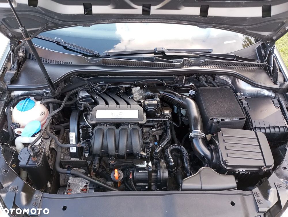 Volkswagen Golf VI 1.6 Comfortline - 26