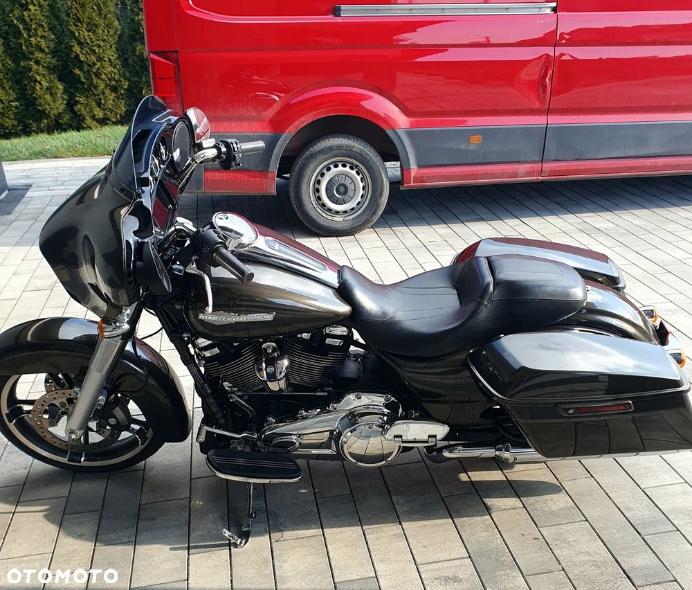 Harley-Davidson Touring Street Glide - 4