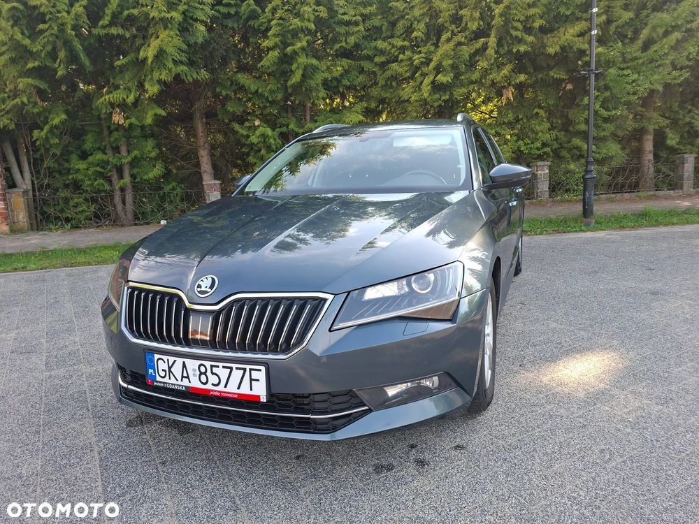 Skoda Superb 2.0 TDI SCR Style DSG - 2