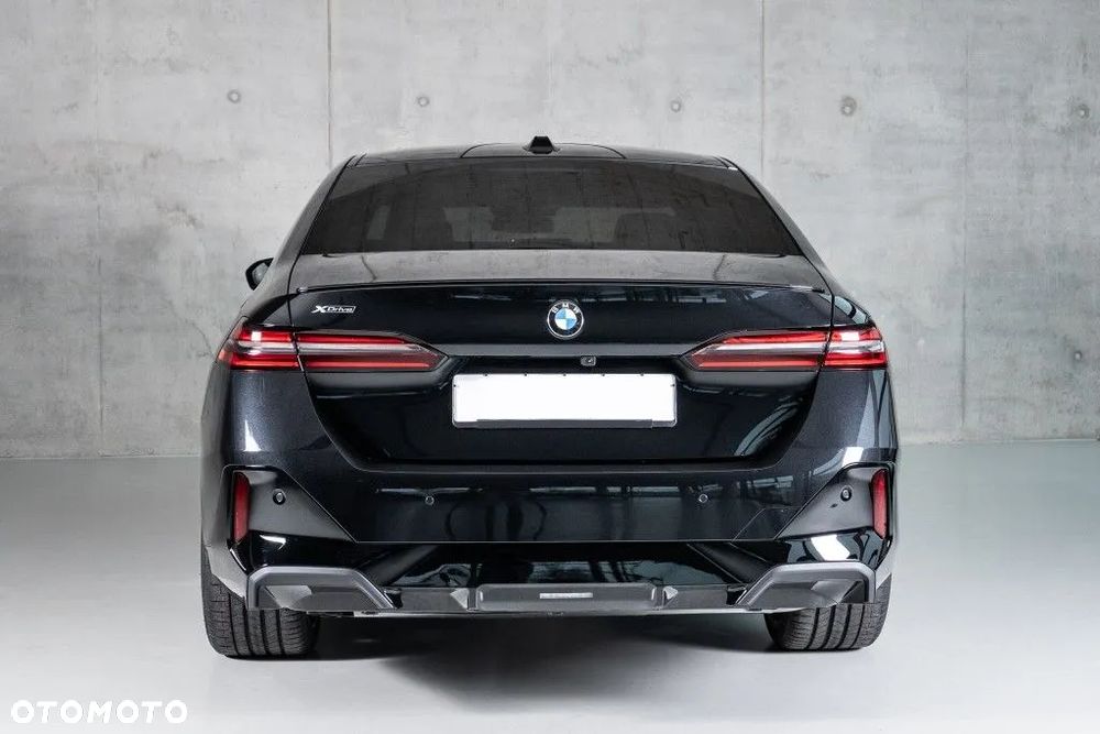 BMW Seria 5 540d xDrive mHEV M Sport - 10