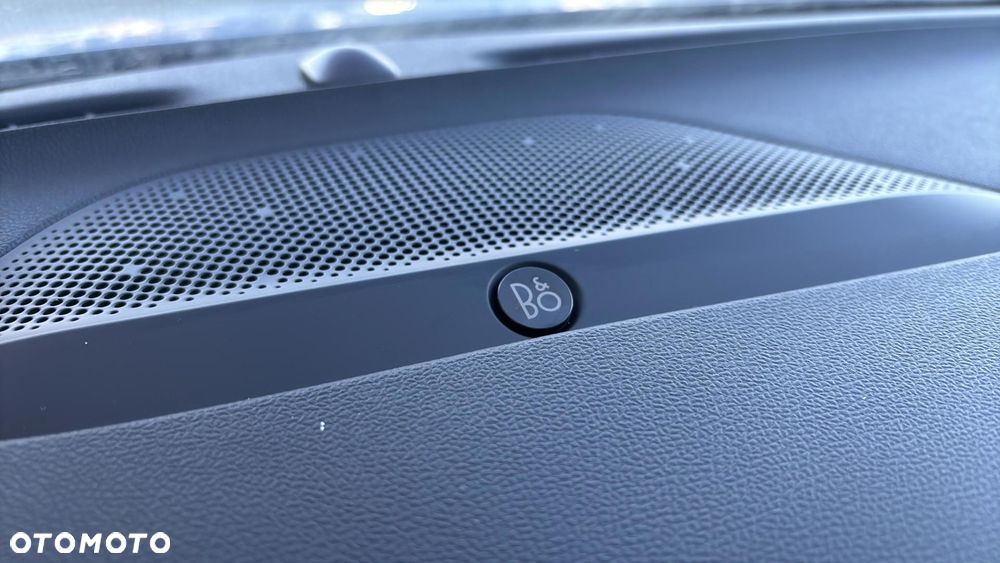 Ford Focus 1.0 EcoBoost Hybrid ST-LINE X - 24