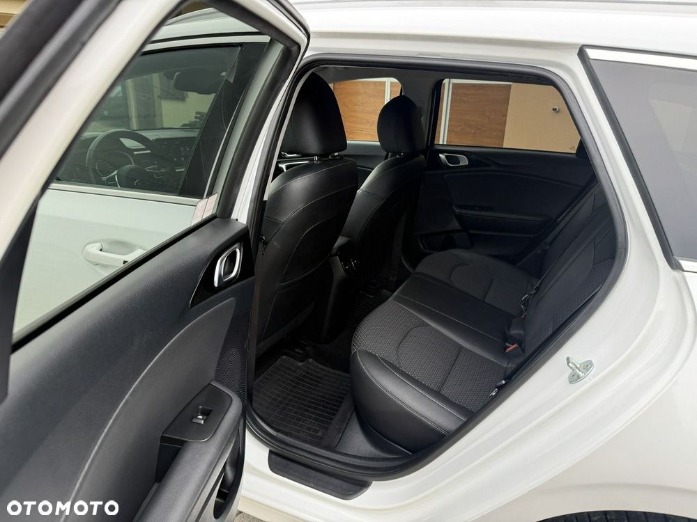 Kia Ceed 1.4 T-GDI L Business Line Plus DCT - 29