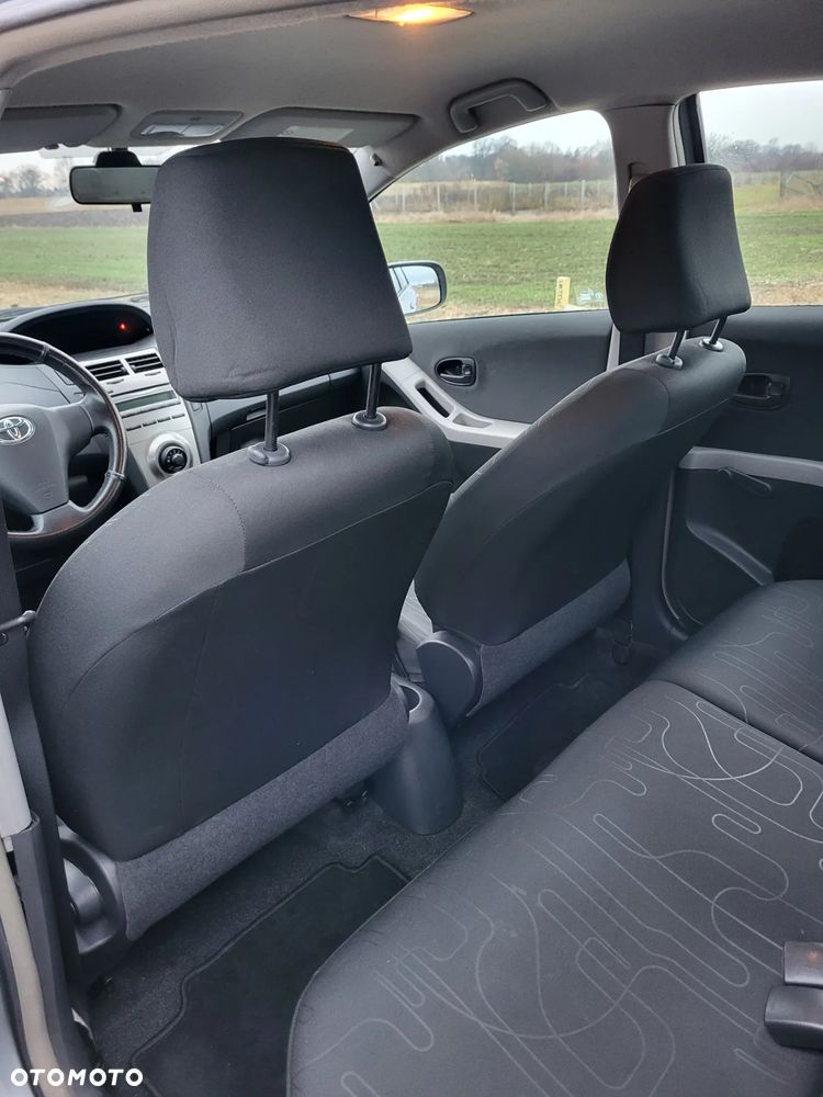 Toyota Yaris - 28