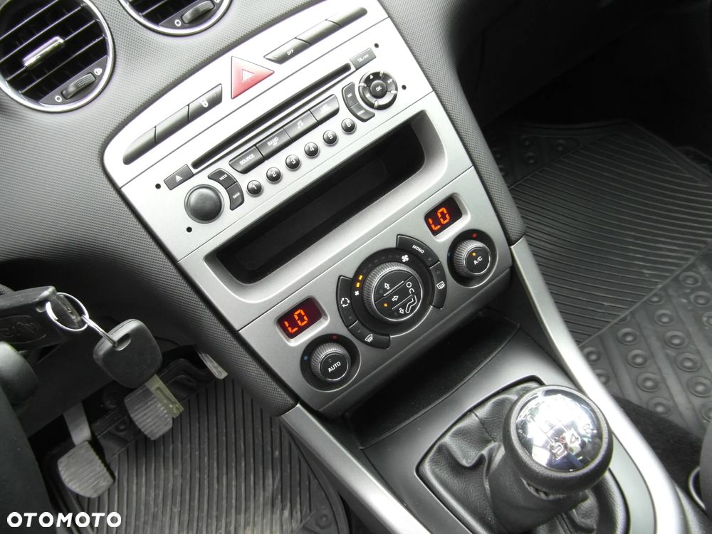 Peugeot 308 120 VTi Active - 28