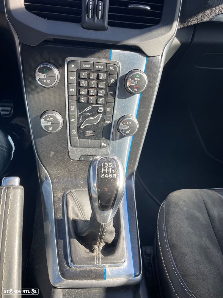 Volvo V40 2.0 D2 R-Design - 16