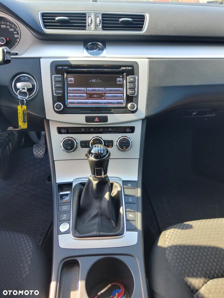 Volkswagen Passat - 9