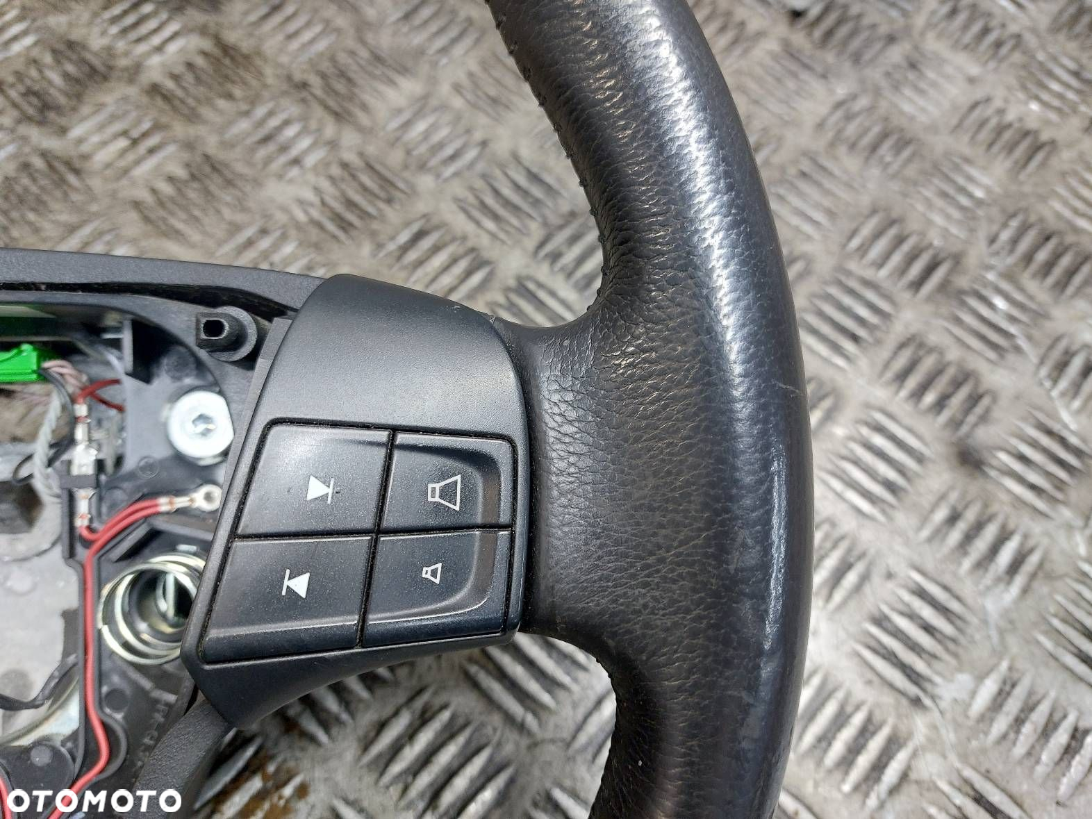 KIEROWNICA VOLVO S40 II V50 I C30 8687337 8637491 8637471 - 4