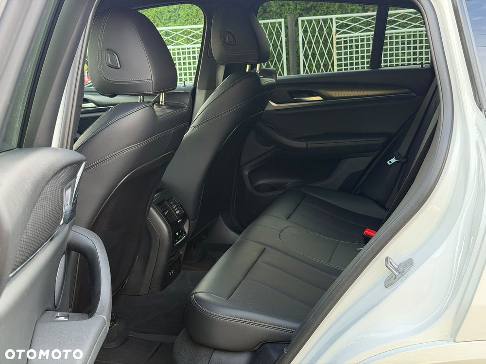 BMW X4 xDrive20i mHEV sport - 32