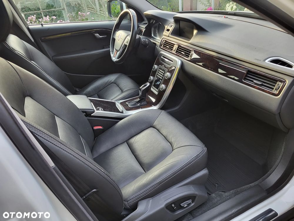 Volvo XC 70 - 9