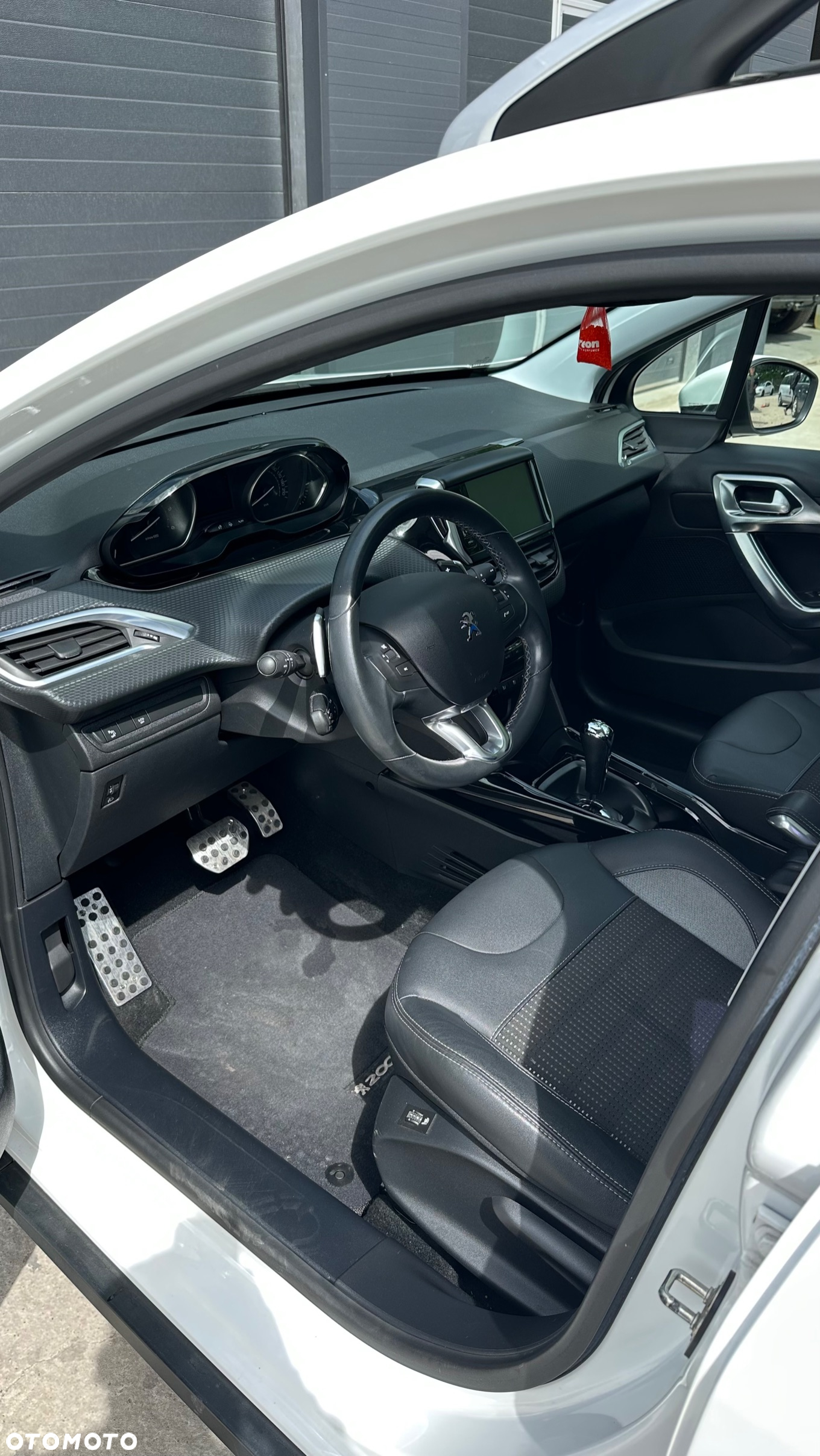 Peugeot 2008 - 19