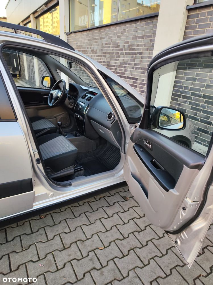 Suzuki SX4 1.6 VVT 4x4 Comfort - 16