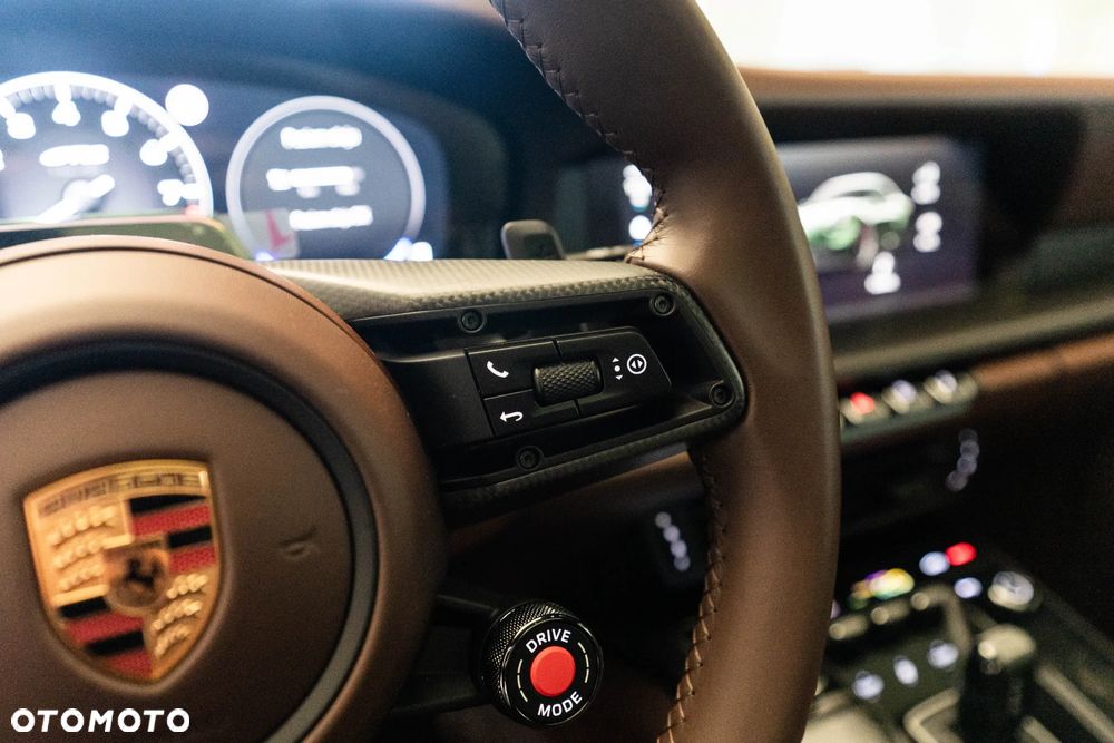 Porsche 911 Carrera T-Hybrid 4 GTS - 19