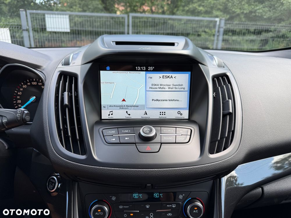 Ford Kuga 1.5 EcoBoost 2x4 Titanium - 16