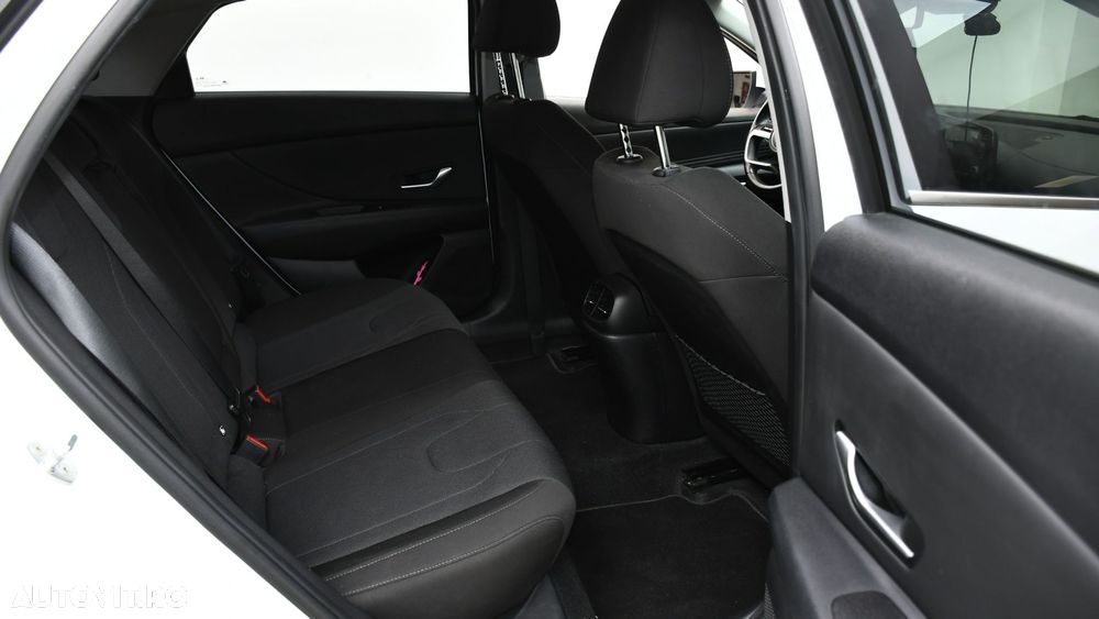 Hyundai Elantra 1.6 l 123 CP 6MT Exclusive - 12