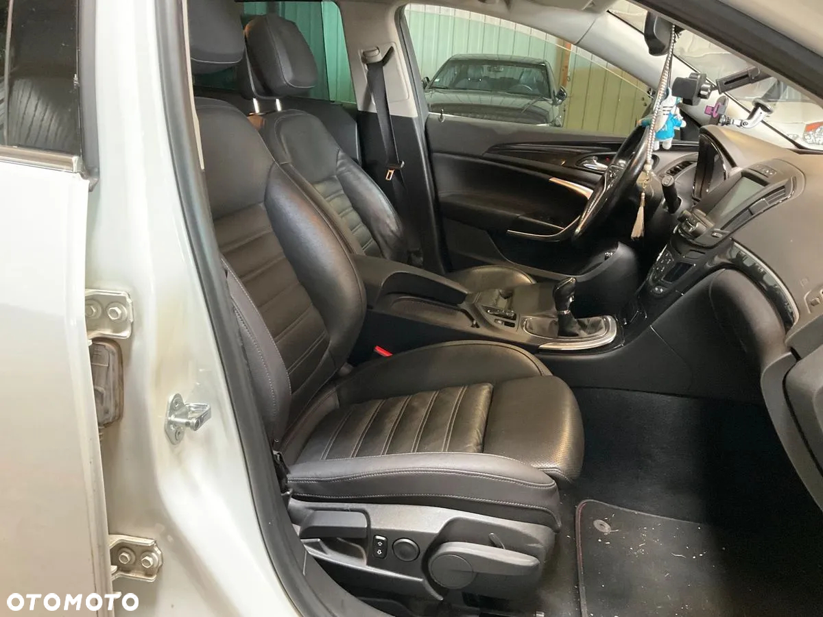 Opel Insignia Country Tourer 2.0 Diesel 4x4 Exclusive - 4