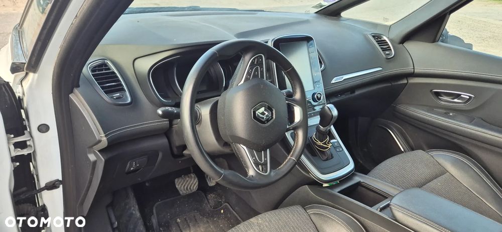 Renault Grand Scenic - 23