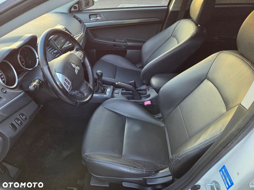 Mitsubishi Lancer 2011 photo 5