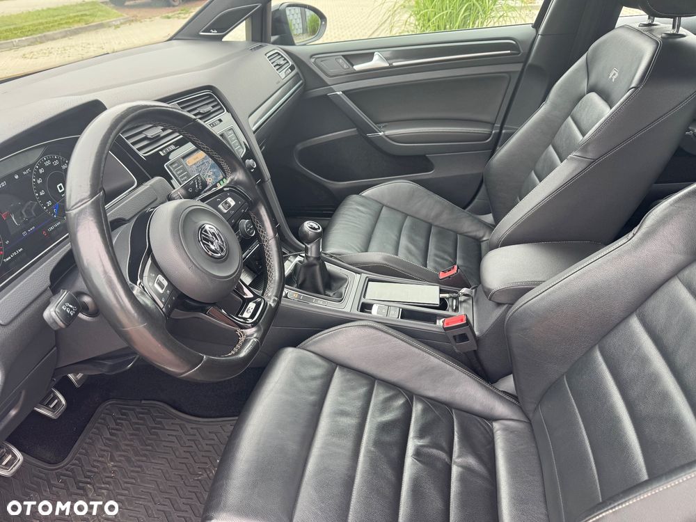 Volkswagen Golf - 21