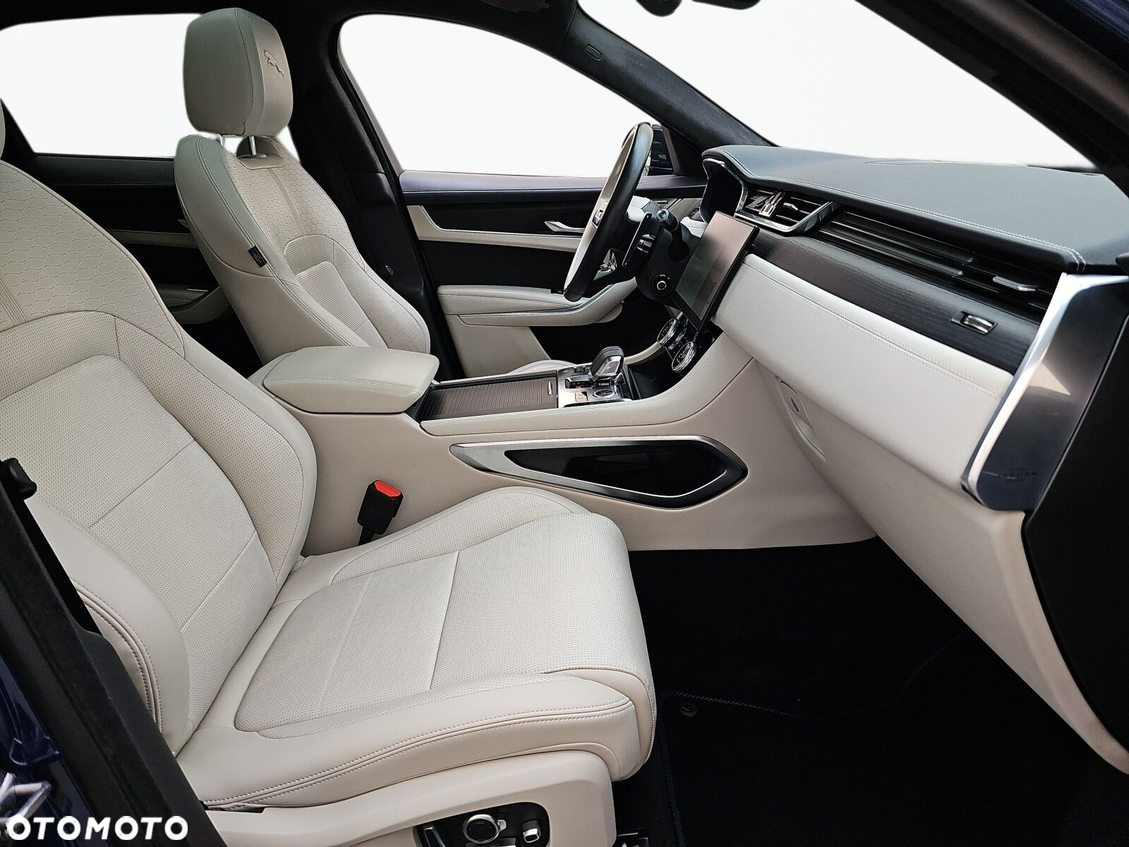 Jaguar F-Pace - 14