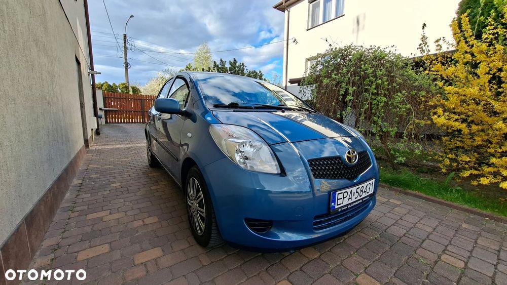 Toyota Yaris 1.3 VVT-i Sol - 1