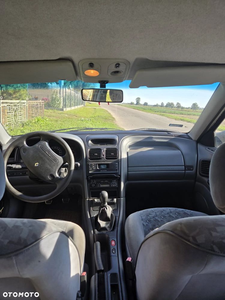 Renault Laguna 2.0 Baccara - 2