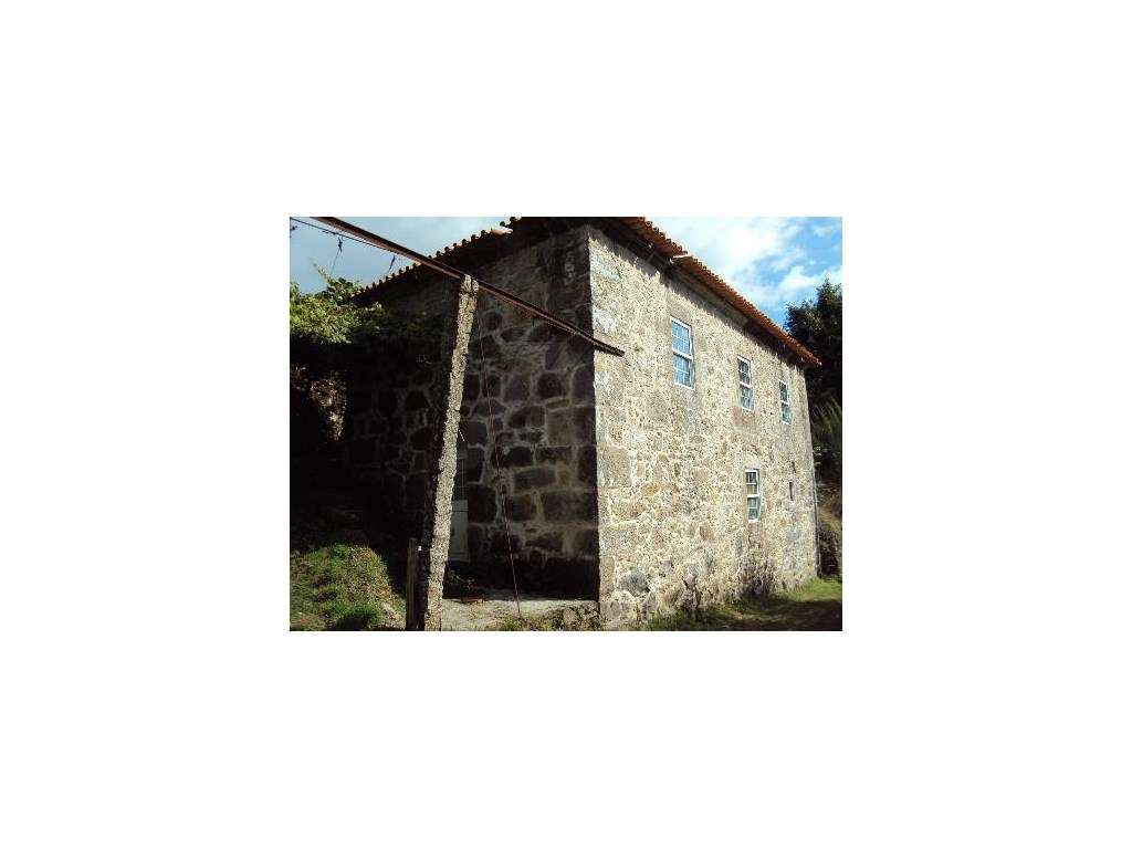 Moradia em pedra p/ reconstruir em Paredes de Coura. - Grande imagem: 2/8