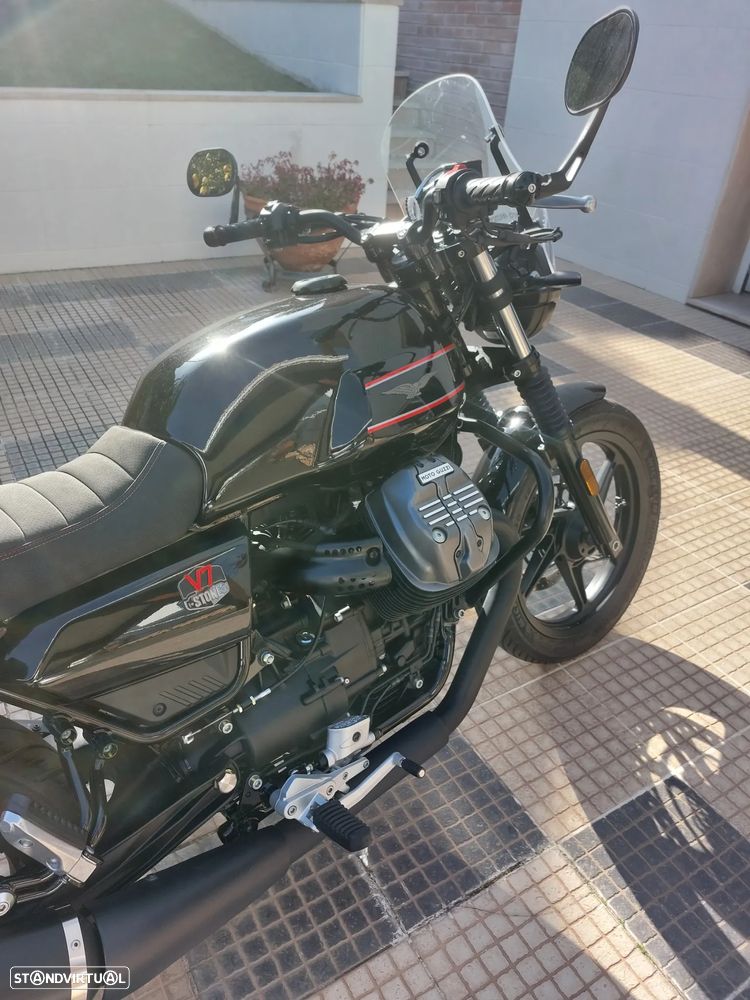 Moto Guzzi V7 Stone Special Edition - 9