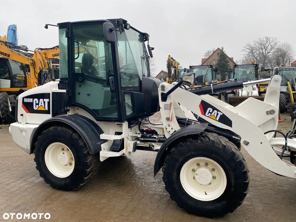 Caterpillar CAT 908M, 2020 ROK, 3400 MTH, ŁYŻKA OTWIERANA + WIDŁY, z NIEMIEC, - 14