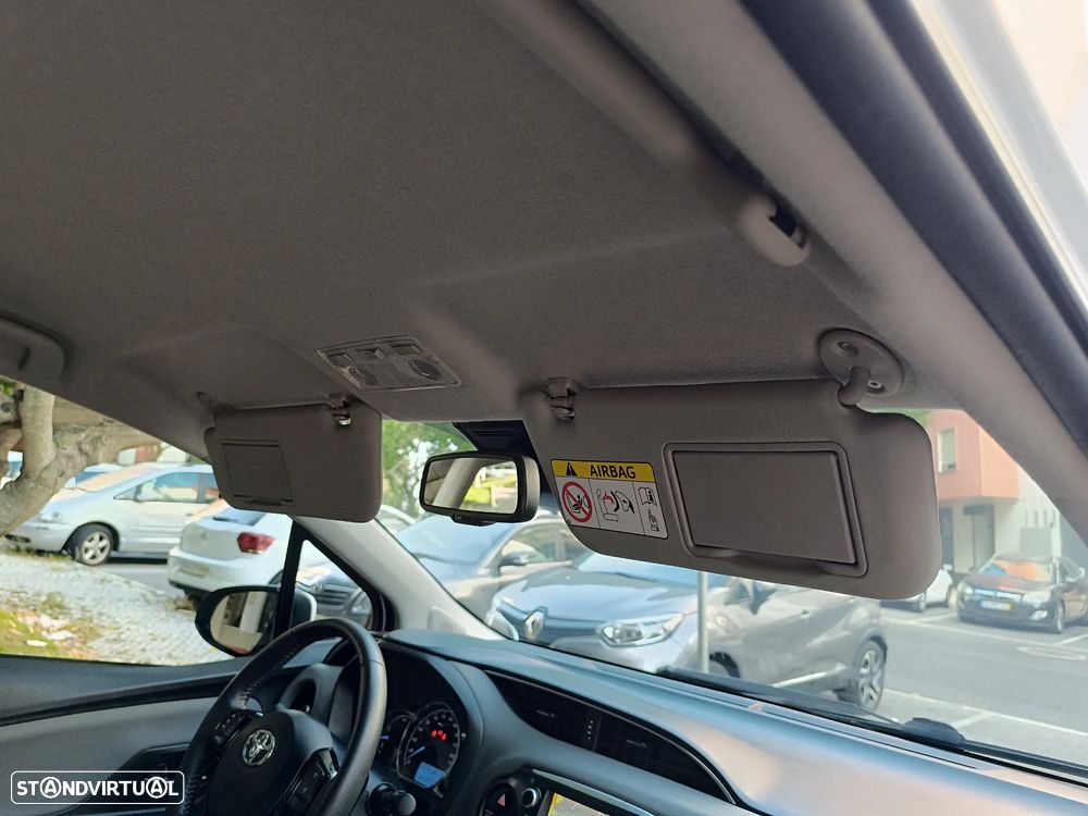 Toyota Yaris 1.5 HDF Comfort - 23