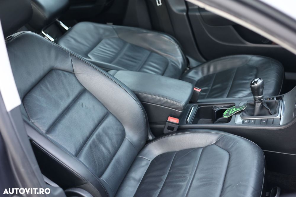 Volkswagen Passat Variant 2.0 TDI BlueMotion Technology Business Edition - 19