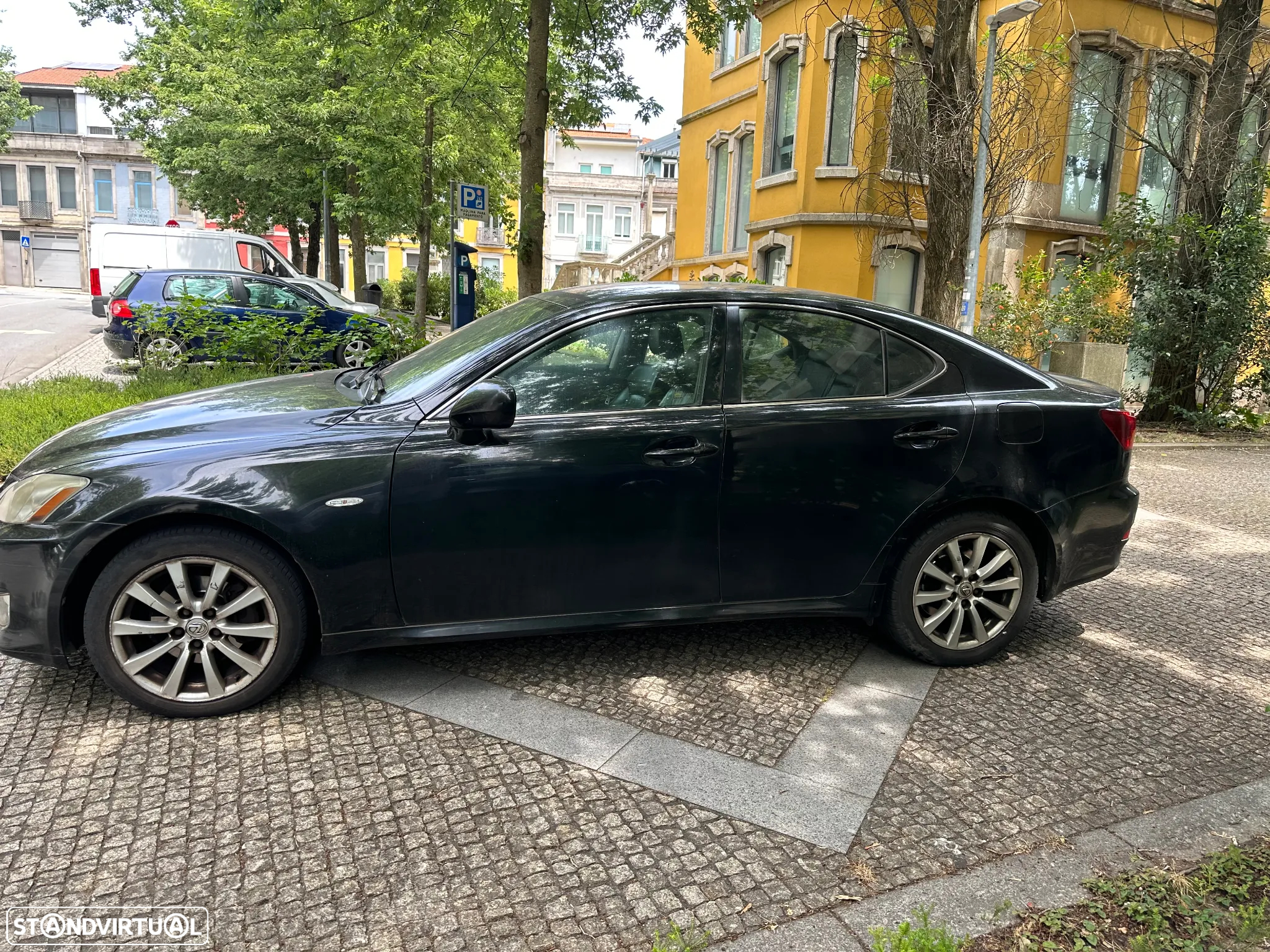 Lexus IS 220 d Luxury 48 - 2