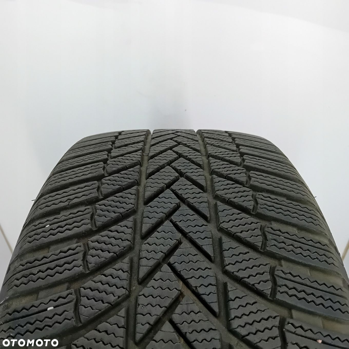 245/45R18 100V Bridgestone Blizzak LM005 6mm 2022r 86424 - 2