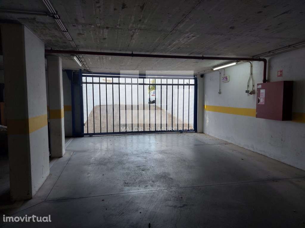 Lugar de Estacionamento - MARINA DE ALBUFEIRA - ALBUFEIRA - Grande imagem: 3/22