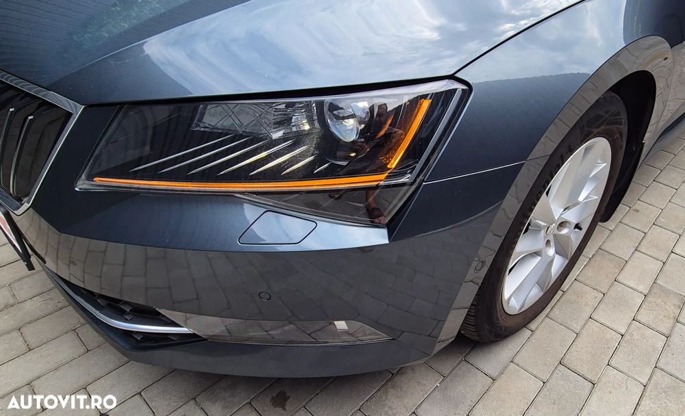 Skoda Superb 2.0 TDI DSG Active - 7