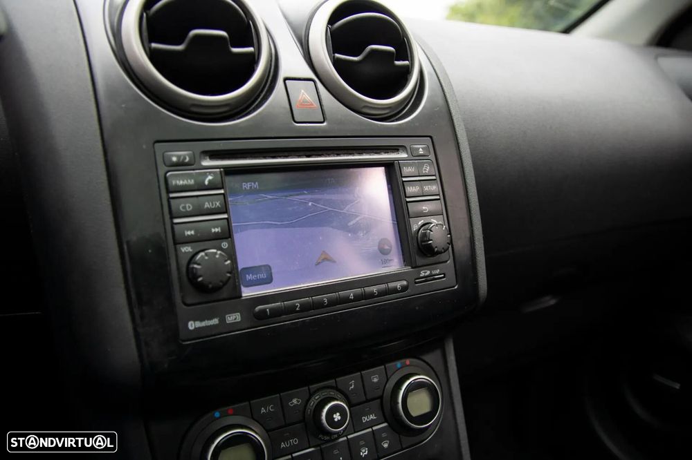Nissan Qashqai +2 - 19