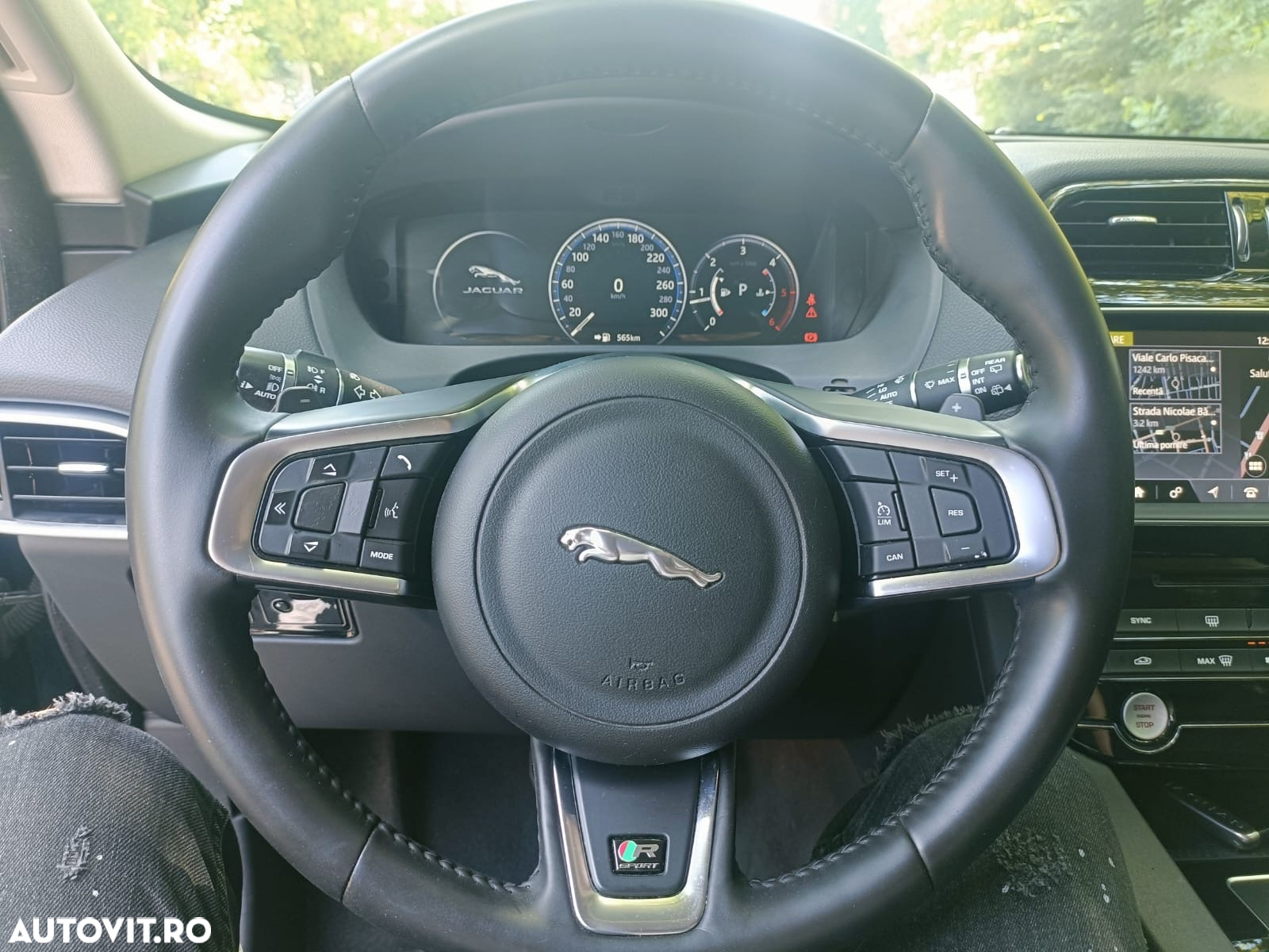 Jaguar F-Pace 20d AWD Aut. R-Sport - 33