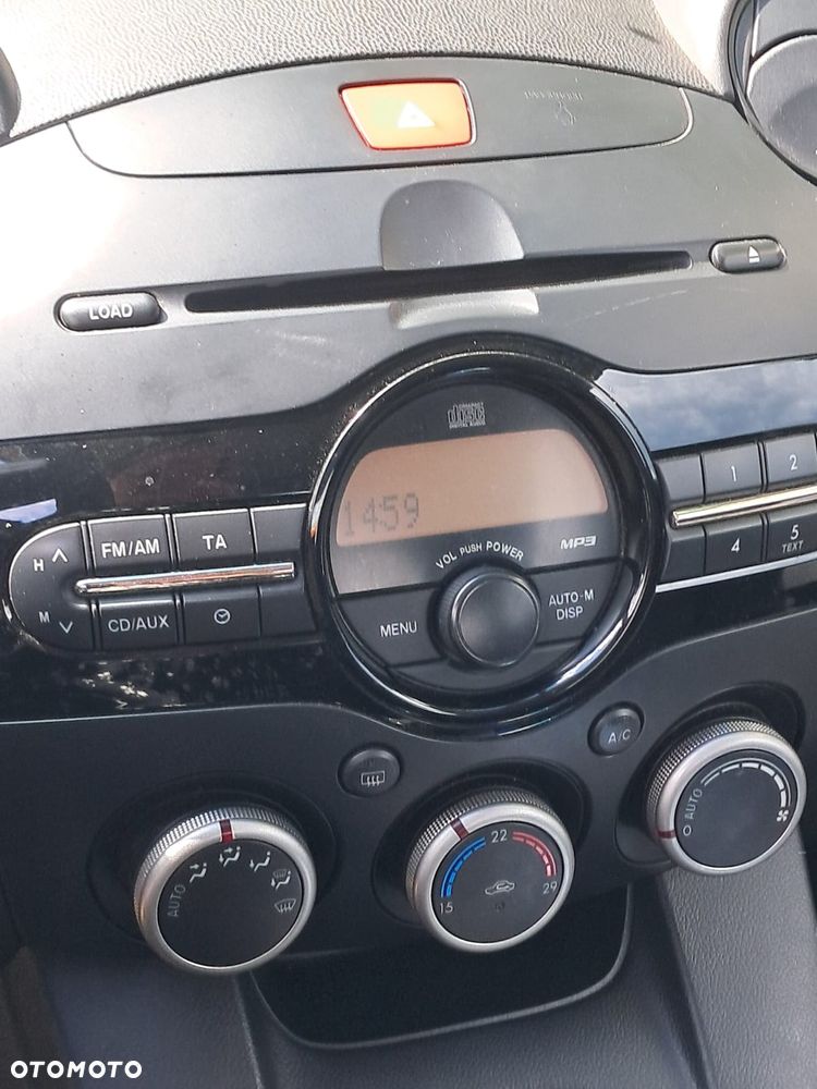 Mazda 2 - 10