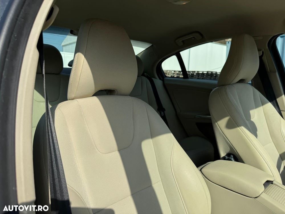 Volvo S60 DRIVe Start-Stop Kinetic - 9